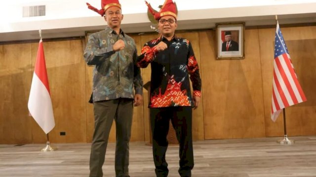 Wali Kota Makassar Moh Ramdhan Pomanto saat melakukan pertemuan bisnis bersama Konsulat Jenderal Republik Indonesia (KJRI) di Los Angeles, Selasa (26/7) malam waktu setempat.