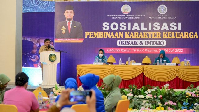 Tim Penggerak PKK Sulsel bekerjasama dengan Dinas Pemberdayaan Masyarakat Desa (PMD) Sulsel, menggelar Sosialisasi Pembinaan Karakter Keluarga (KISAK dan IMTAK), di Gedung PKK Sulsel, Jalan Masjid Raya Makassar, Senin (4/7/2022). (Foto: ABATANEWS/Wahyuddin) 