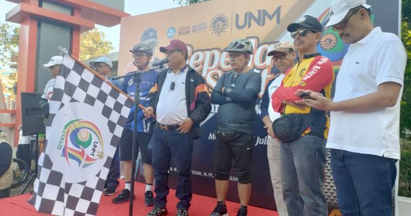 Sepeda Santai UNM Bertabur Hadiah, Rektor: Ini Menjadi Dies Natalis Istimewa