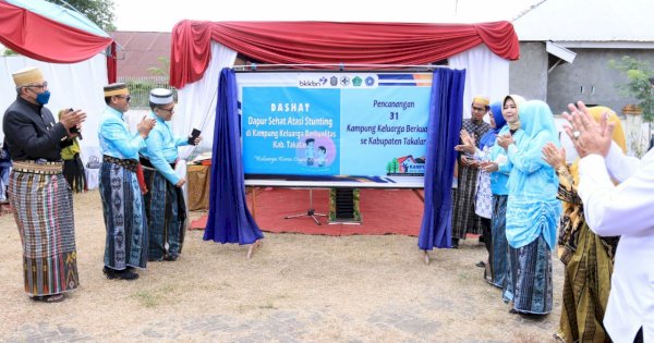 Cegah Stunting, Pendekatan Budaya di Launching Dahsat di Lembaga Adat Galesong