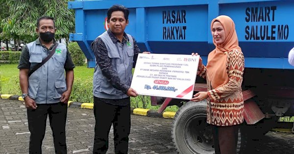 Bupati Indah Apresiasi Bantuan Bak Sampah dari BNI, Difungsikan di Pasar Salulemo