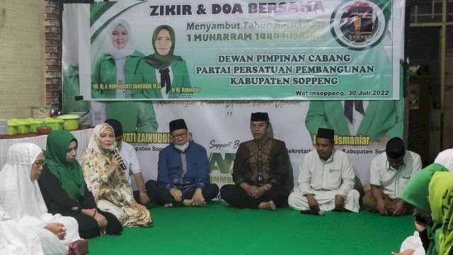 Dewan Pimpinan Cabang (DPC) Partai Persatuan Pembangunan (PPP) Kabupaten Soppeng menggelar Zikir dan Doa Bersama Menyambut Tahun Baru Islam 1 Muharram 1444 Hijriah di Kantor DPC PPP Kabupaten Soppeng Jalan Salotungo Watansoppeng, Sabtu (30/7/2022). 