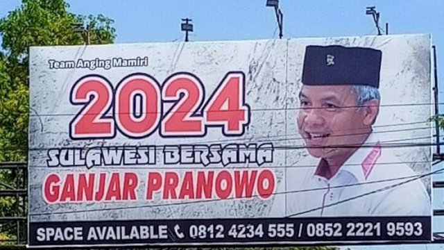 Salah satu baliho Ganjar Pranowo di Makassar. (Istimewa) 