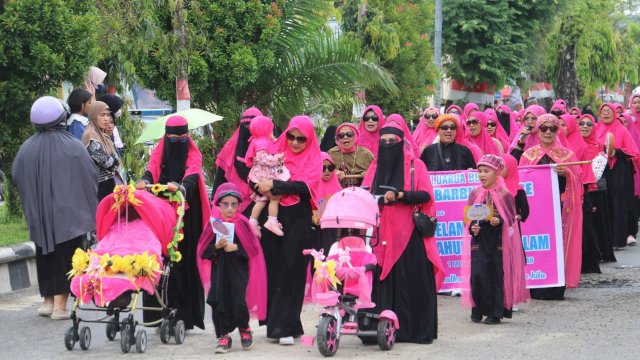 Komunitas Frozen Barbie (FB) binaan Bidan Misbah Nur menjadi juara satu Lomba Pawai Hijraturrasul, dalam rangka memperingati Tahun Baru Islam 1 Muharram 1444 Hijriah kategori organisasi masyarakat (ormas). 