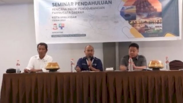 Kepala Dinas Pariwisata (Dispar) Kota Makassar, Muhammad Roem saat menghadiri Seminar Awal Rencana Induk Pembangunan Kepariwisataan (RIPPAR) Kota Makassar Tahun 2022-2037.