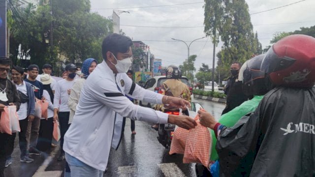 Bapenda Makassar Rebus Pisang dan Jagung di Festival Rebus Makassar