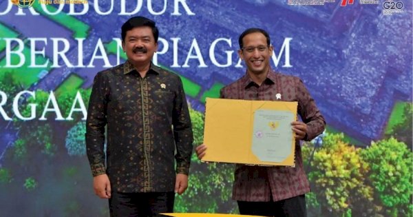 Kementerian ATR/BPN Serahkan Sertifikat Candi Borobudur ke Kemendikbudristek