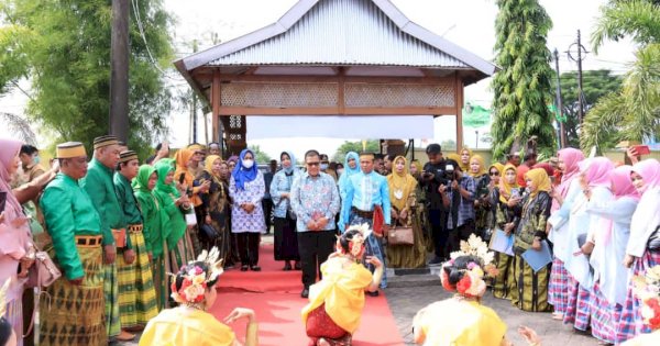 Pemkab Takalar Launching Dapur Sehat di Lembaga Adat Galesong