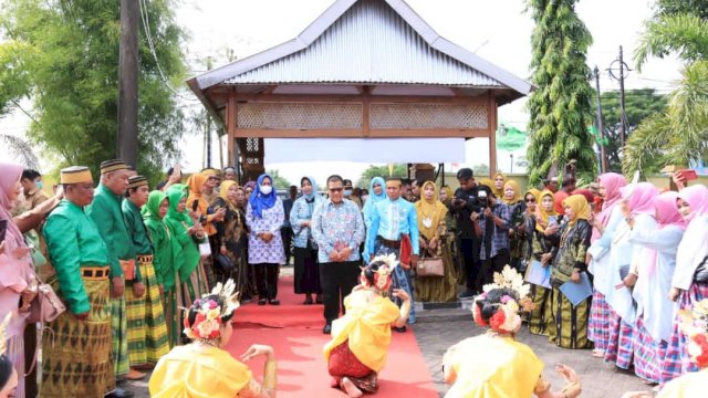 Pemkab Takalar Launching Dapur Sehat di Lembaga Adat Galesong