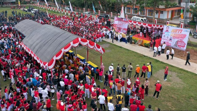 Suasana jalan sehat Gerakan Sulsel Anti Mager yang dipadati peserta di Lapangan Tagari, Kota Rantepao, Kabupaten Toraja Utara, Jumat, (5/8/2022).