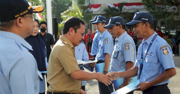 Sekda Pimpin Upacara Peringatan HUT-98 Perumda Air Minum Kota Makassar