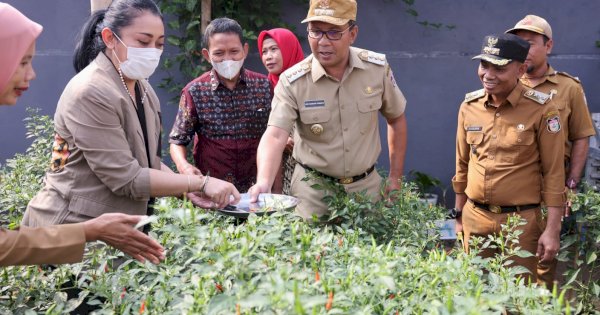 Wali Kota Makassar Senang Saat Kunjungi Longwis Dewi Zurich Tamalanrea