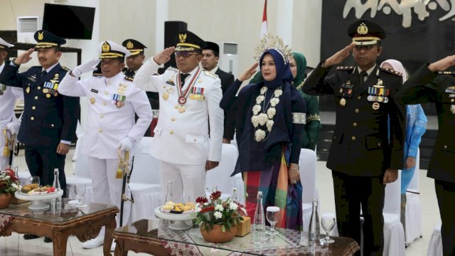 Wali Kota Makassar, Moh. Ramdhan 'Danny' Pomanto dan Wakil Wali Kota Makassar, Fatmawa Rusdi menghadiri upacara Peringatan detik-detik Proklamasi Kemerdekaan Republik Indonesia melalui konferensi video atau virtual di Baruga Anging Mammiri, Rabu (17/8/2022).