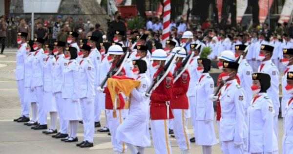 Paskibraka Binaan Dispora Makassar Sukses Kibarkan Bendera