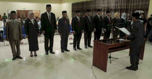 Bupati Gorontalo Harap 10 Pejabat yang Dilantik Laksanakan Kinerja dengan Baik    