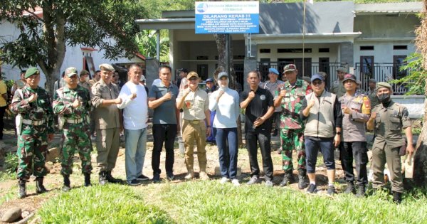 Amankan Aset, Tim PDAM Makassar Pasang Papan Bicara