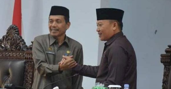 Pemda Luwu Utara Serahkan KUA-PPAS APBD 2023 ke DPRD