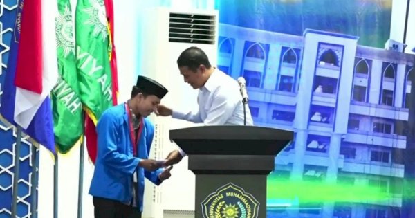 Amran Sulaiman Beri Beasiswa Bagi Mahasiswa Penghafal Al-Quran 30 Juz