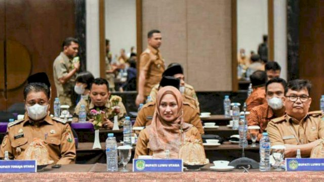 Bupati Indah Putri Indriani dalam Rapat Koordinasi (Rakor) dan Evaluasi Implementasi Percepatan dan Perluasan Digitalisasi Daerah (P2DD) di Phinisi 2 Ballroom Lantai 2 Hotel Claro, jalan AP. Pettarani, Kota Makassar (2/8/2022). (Foto: ABATANEWS/Wahyuddin) 