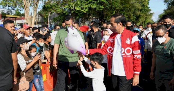 Ganjar dan Erick ‘Kawal’ Jokowi dan Jan Ethes Jalan Santai di Surakarta