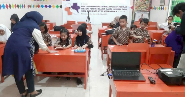 Polimedia Kreatif Makassar Sosialisasikan Modular Tipografi Alat Belajar Mengenal Huruf