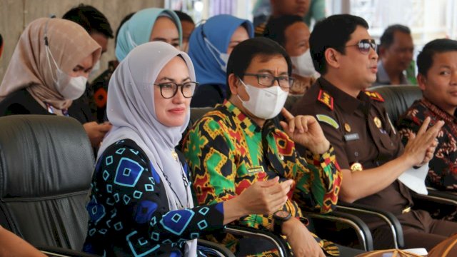 Peringatan Hari Anak Nasional (HAN) Tingkat Kabupaten Kabupaten Luwu Utara berlangsung meriah. Terbukti, seluruh perwakilan PAUD/TK, SD, SMP/Sederajat, SMA/Sederajat dan SLB di semua kecamatan, hadir dalam kegiatan yang dipusatkan di Pelataran Gedung Cagar Budaya Onderafdeling Kecamatan Masamba, pada Kamis (11/8/2022).