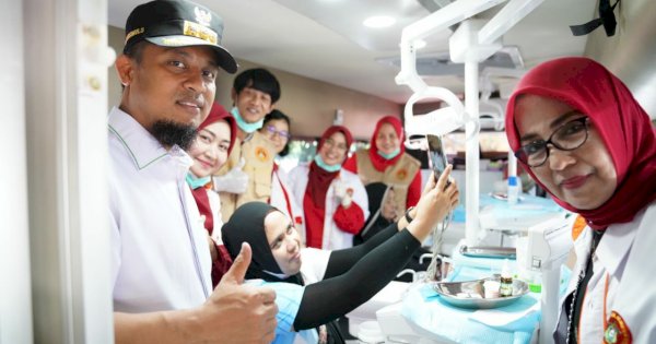 Pemprov Sulsel Beri Layanan Pemeriksaan Kesehatan Gratis di Acara IKA Unhas di Bone