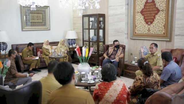 Wali Kota Makassar Moh Ramdhan Pomanto menerima kunjungan UNICEF Indonesia Wilayah Sulawesi Selatan, di Amirullah, Selasa (16/8/2022). (Foto: ABATANEWS/Azwar) 