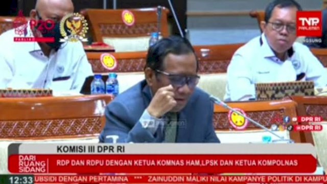 Menteri Koordinator Bidang Politik dan Hukum, Mahfud MD dalam rapat bersama Komnas HAM, Kompolnas, dan LPSK yang di gedung Nusantara II, Jakarta, Senin (22/8/2022).