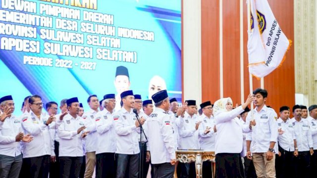 Pelantikan Dewan Pimpinan Daerah Asosiasi Pemerintah Desa Seluruh Indonesia (APDESI) Susel Periode 2022-2027 di Baruga Pattingalloang, Makassar, Senin (22/8/2022). (Foto: ABATANEWS/Azwar) 