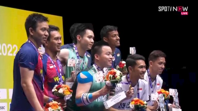 Aaron Chia/Soh Wooi Yik keluar sebagai Juara Dunia pada Kejuaraan Dunia Bulutangkis atau Badminton World Championship (BWC) 2022 di Tokyo, Jepang, pada Ahad (28/8/2022). Aaron/Soh mengalahkan pasangan asal Indonesia, Moh Ahsan/Hendra Setiawan.