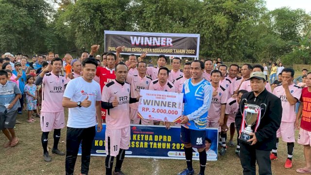 Ketua DPRD Kota Makassar, Rudianto Lallo, menghadiri laga final turnamen sepak bola piala Ketua DPRD Kota Makassar yang digelar di Lapangan Daeng Ri Lakkang, pada Ahad (28/08/2022).