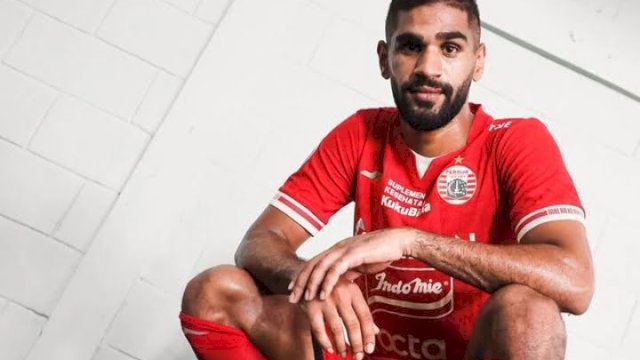 Striker Persija Jakarta, Abdul Yusuf Helal saat diperkenalkan Persija Jakarta. (foto: Ig/@persija