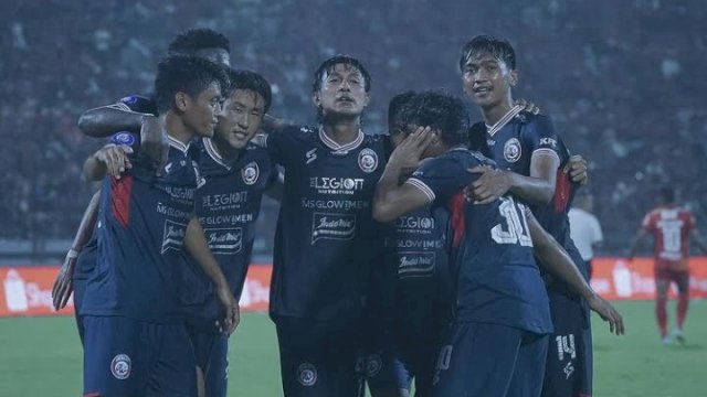 Skuad Arema FC saat meraih 3 poin di markas Bali United dalam laga pekan keempat Liga 1 musim 2022-2023 beberapa waktu lalu. (foto: Official Arema)