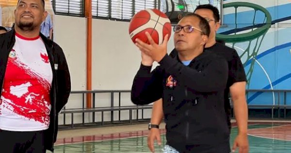 Danny Buka Secara Resmi Basketball Championship Wali Kota Cup II 2022