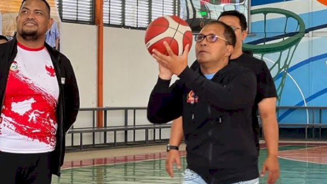 Wali Kota Makassar, Danny Pomanto, saat membuka secara resmi Basketball Championship Wali Kota Cup II 2022, Sabtu, 27 Agustus 2022.