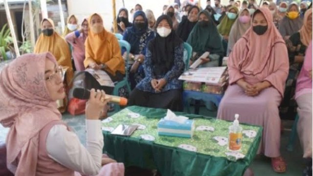 Warga Tanjung Merdeka Sampaikan Butuh Air Bersih ke Budi Hastuti