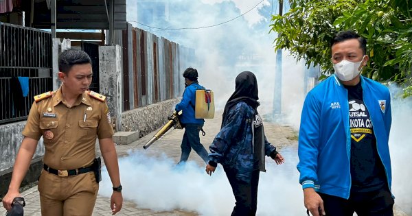 Sambut HUT RI 77, KNPI Makassar Lakukan Fogging di Lorong Wisata