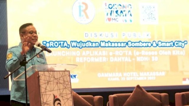 Sekretaris DPRD Kota Makassar M Dahyal saat meluncurkan aplikasi e-Ro’Ta.