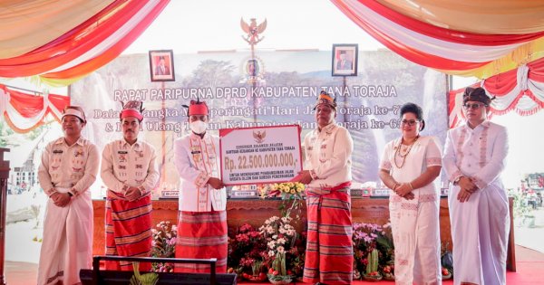 Pemprov Sulsel Kembali Bantu Ollon Rp 22,5 M di Toraja, Gubernur: Jangan tidak terserap lagi 