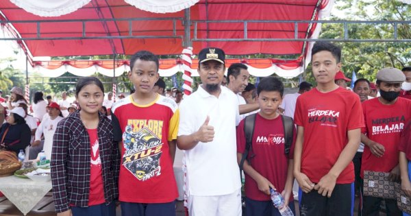 Beri Tabungan Ke Pelajar Yatim Piatu Toraja, Gubernur: Semangat Sekolah