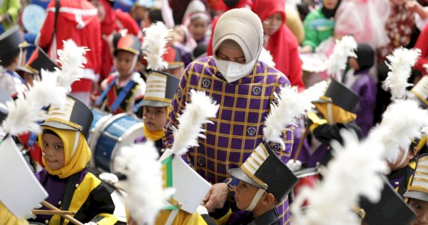 Indira Yusuf Ismail Lepas Peserta Pawai dan Drum Band TK se-Kota Makassar