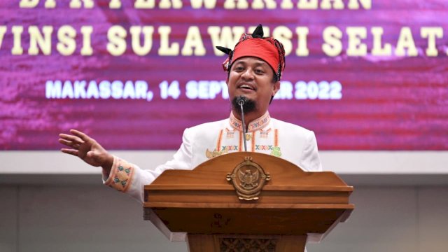 Gubernur Sulawesi Selatan, Andi Sudirman Sulaiman saat menghadiri acara serah terima jabatan Kepala Perwakilan BPK RI Provinsi Sulawesi Selatan, di Hotel Claro Makassar, Rabu 14 September 2022.