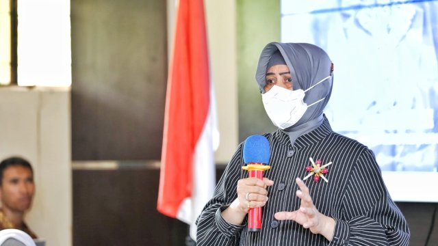 Ketua TP PKK Kota Makassar, Indira Yusuf Ismail, saat Supervisi, Monitoring dan Evaluasi Pelaporan (SMEP) di Aula Kantor Kecamatan Biringkanaya, Sabtu (17/9/2022).