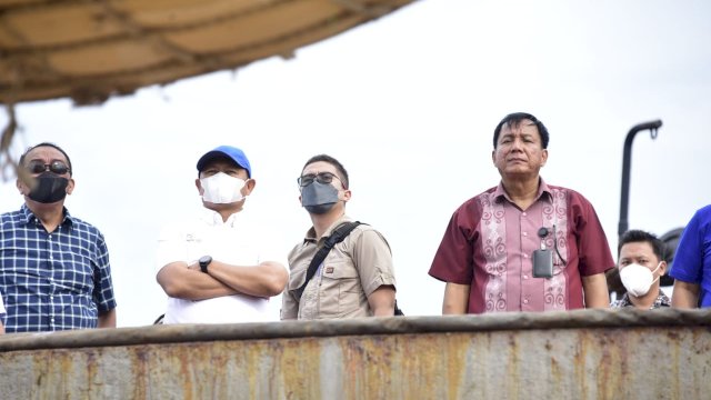 Penjabat Gubernur Gorontalo Hamka Hendra Noer saat ekspor jagung ke Filipina melalui Pelabuhan Anggrek, Kabupaten Gorontalo Utara, Sabtu (17/9/2022).