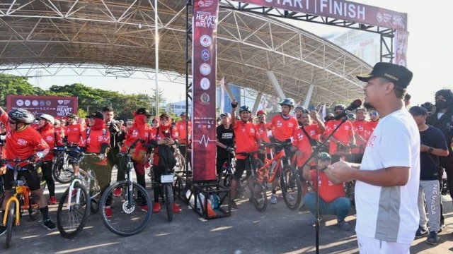 Gubernur Sulsel Lepas Peserta Indonesia Heart Bike di Karebosi