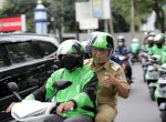 Ojol Day Makassar, Wali Kota Danny Diantar Pakai Motor Listrik ke Balai Kota 