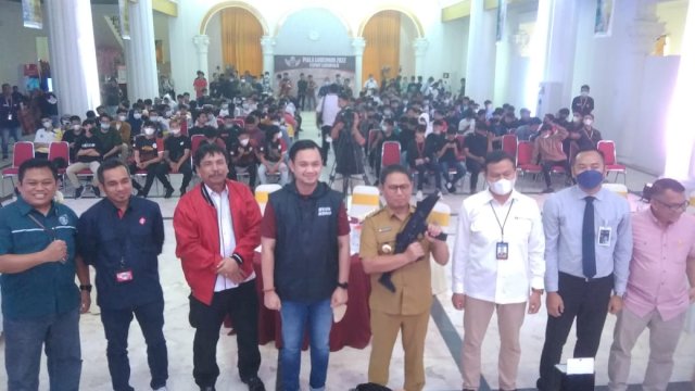 Tournamen Game Online atau Electronic Sport (E-Sport) memperebutkan piala gubernur yang diselenggarakan oleh E-Sport indonesia (ESI) Gorontalo resmi di buka di Gedung Bele Li Mbu’i, Selasa (20/09/2022).