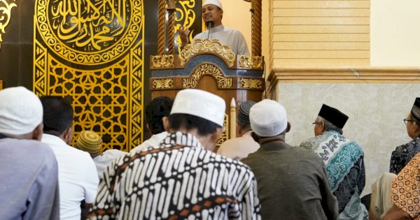 Gubernur Andi Sudirman Hadiri Salat Ashar dan Resmikan Masjid Darul Falah 