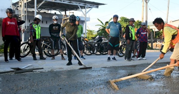 Bupati Indah Pantau Pengecoran Jalan, Target Pengerjaan jadi Perhatian 